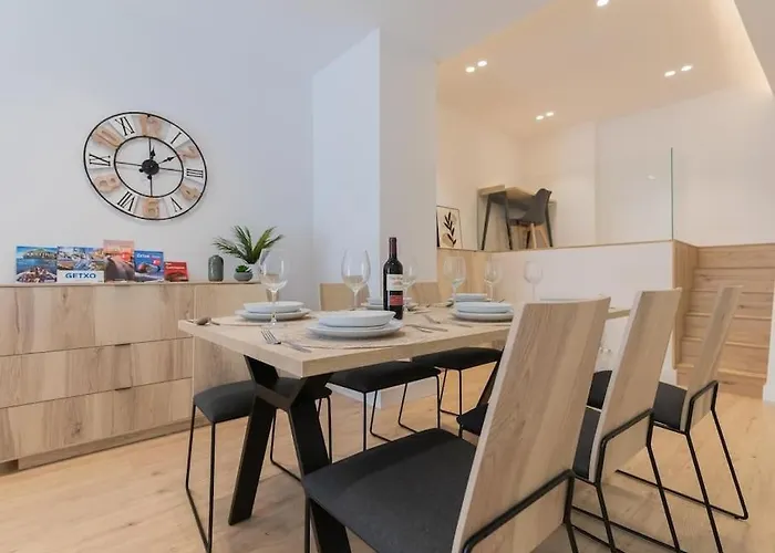 Appartement à 3 Chambres à Coucher