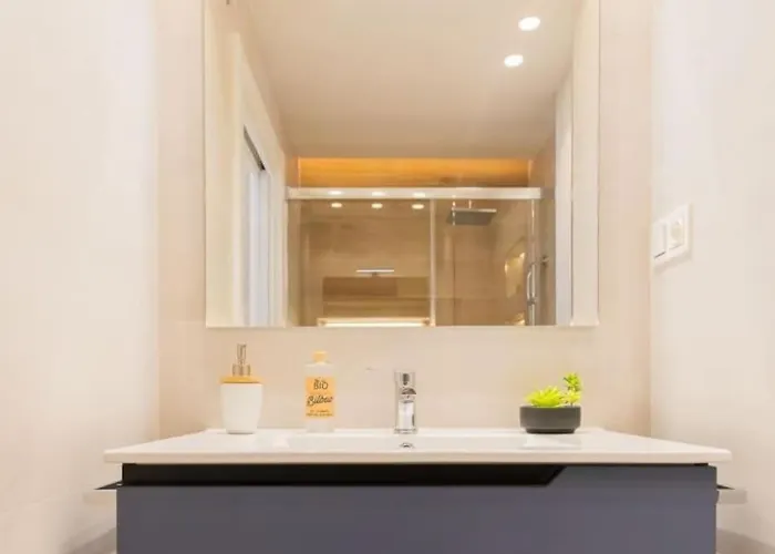 Appartement à 3 Chambres à Coucher